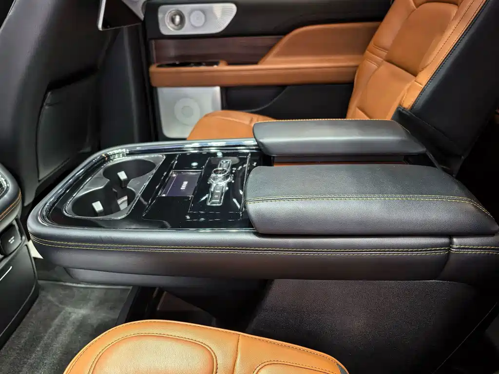 Lincoln Navigator — миниатюра 7