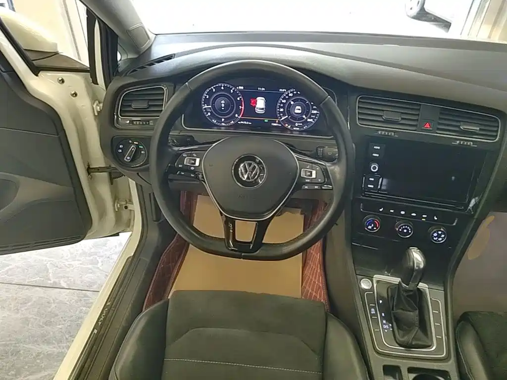 Volkswagen Golf — миниатюра 11