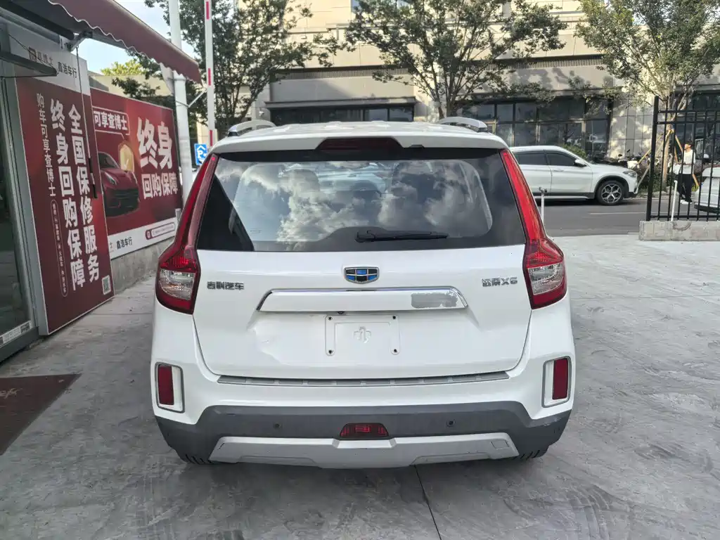 Geely Vision X6 — миниатюра 6