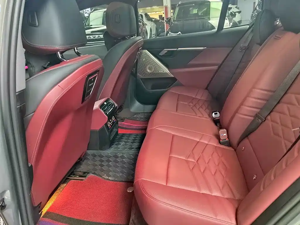 BMW 5 Series — миниатюра 11