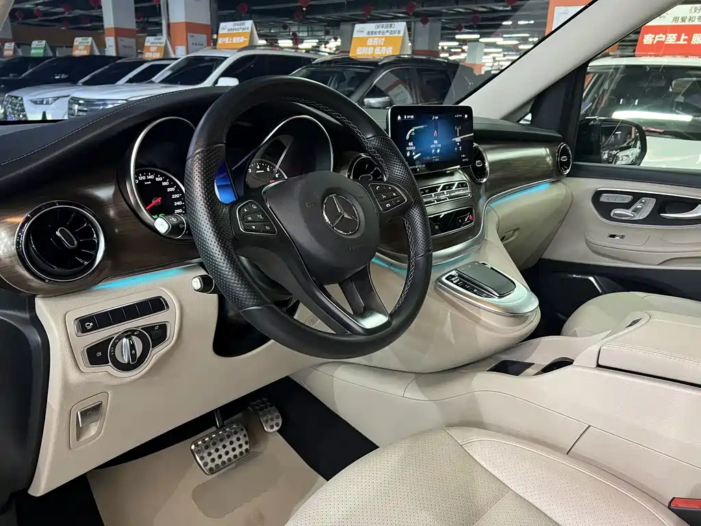 Mercedes-Benz V-Class V 2022 V 260 Luxury