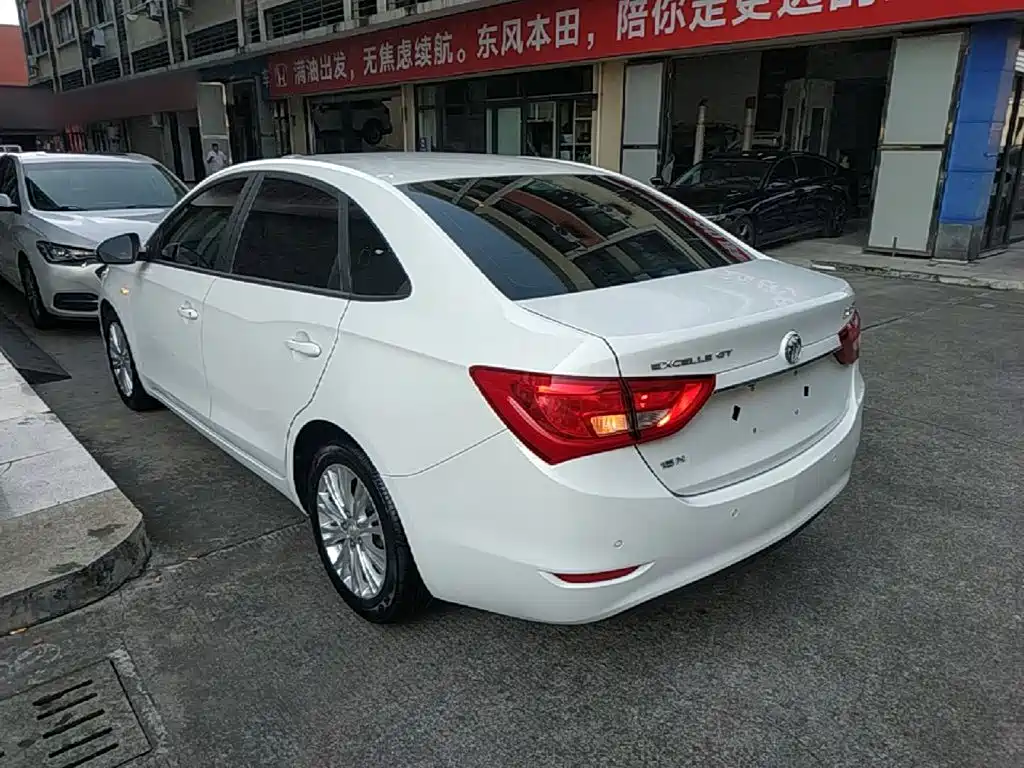 Buick Excelle — миниатюра 5
