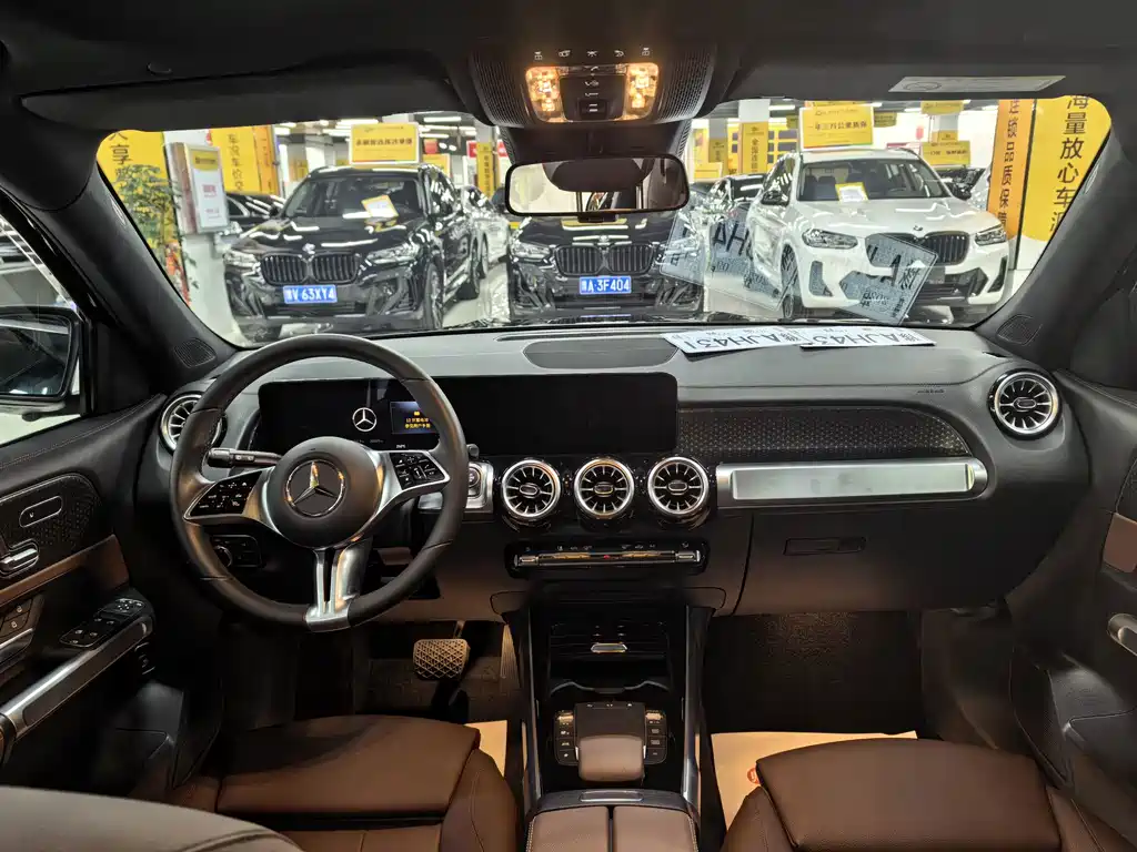 Mercedes-Benz GLB — миниатюра 8