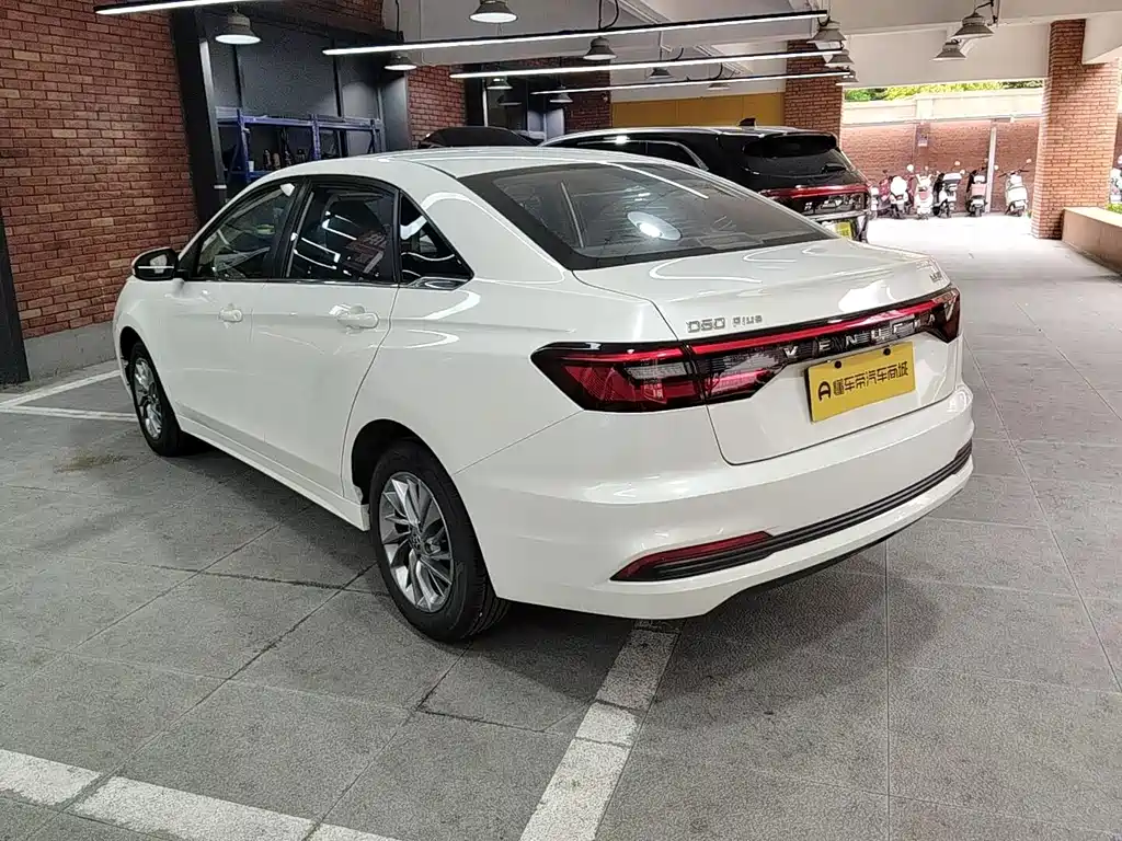 Venucia D60 — миниатюра 3
