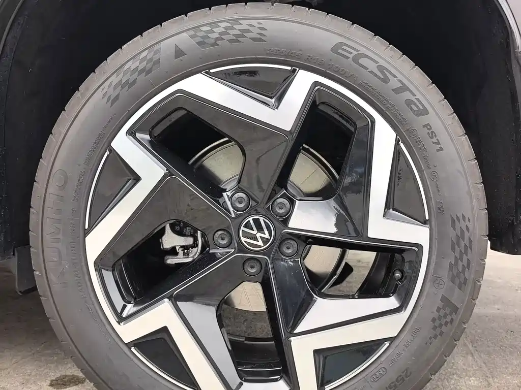Volkswagen 探岳L PHEV — миниатюра 19