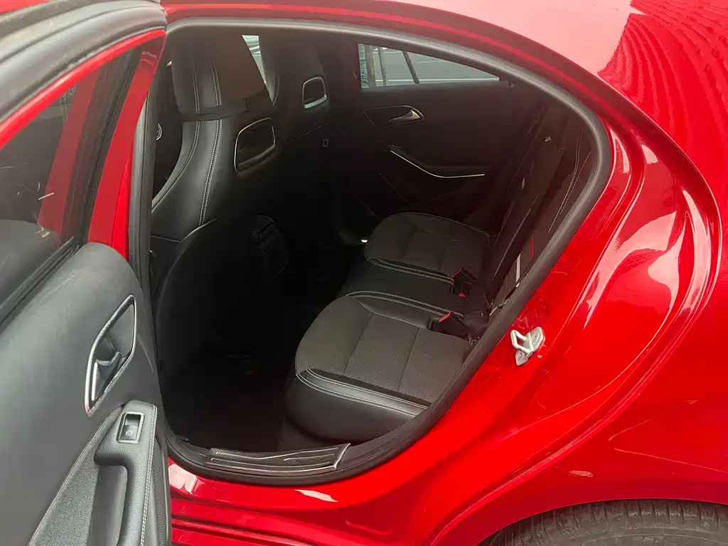 Mercedes-Benz A-Class (Import) — миниатюра 8