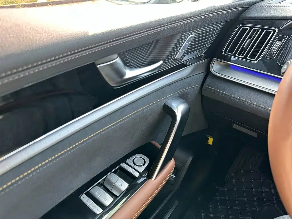 BYD Tang New Energy — миниатюра 26