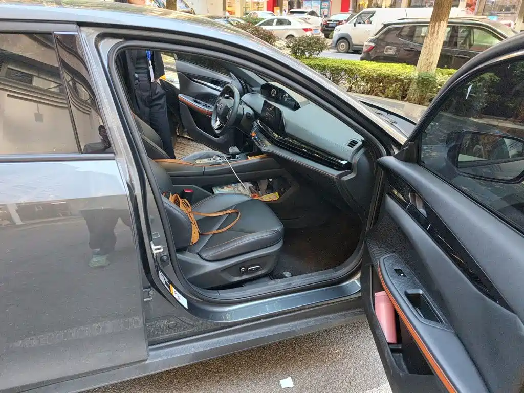 Changan UNI-V iDD — миниатюра 18