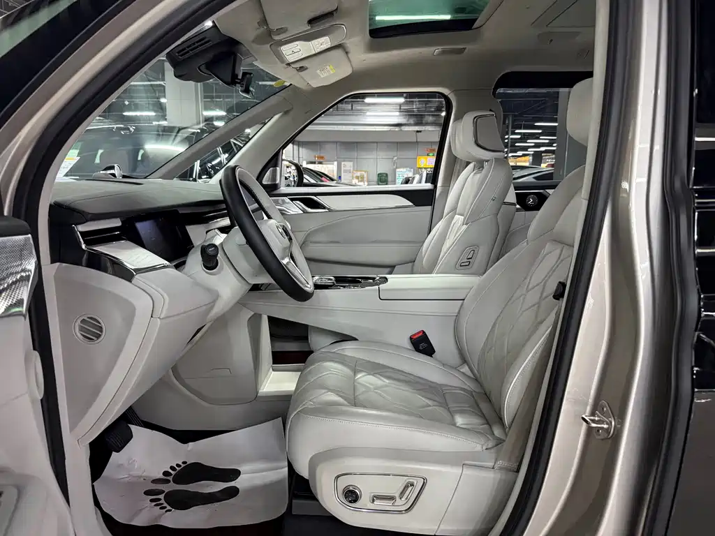 Volvo EM90 — миниатюра 9
