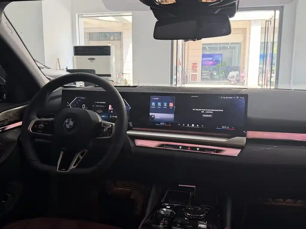 BMW 5 Series — миниатюра 8