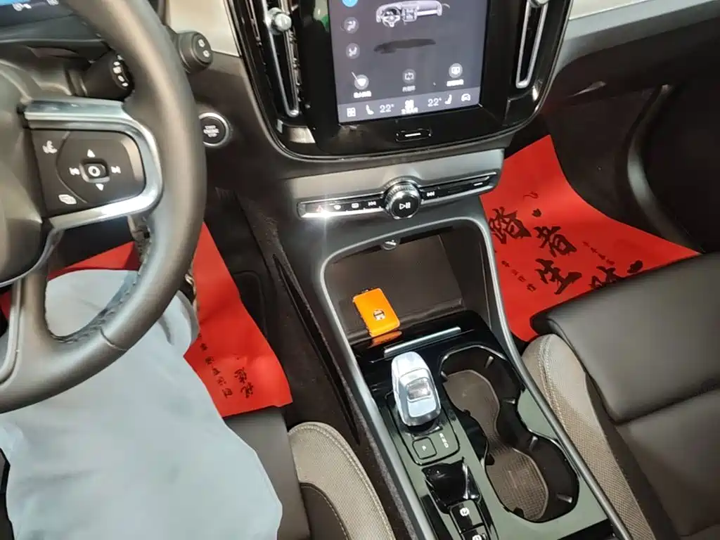 Volvo XC40 — миниатюра 14