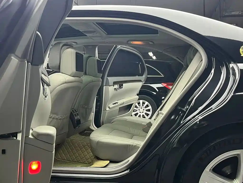 Mercedes-Benz S-Class — миниатюра 24