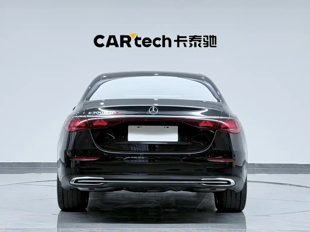 Mercedes-Benz E-Class — миниатюра 6