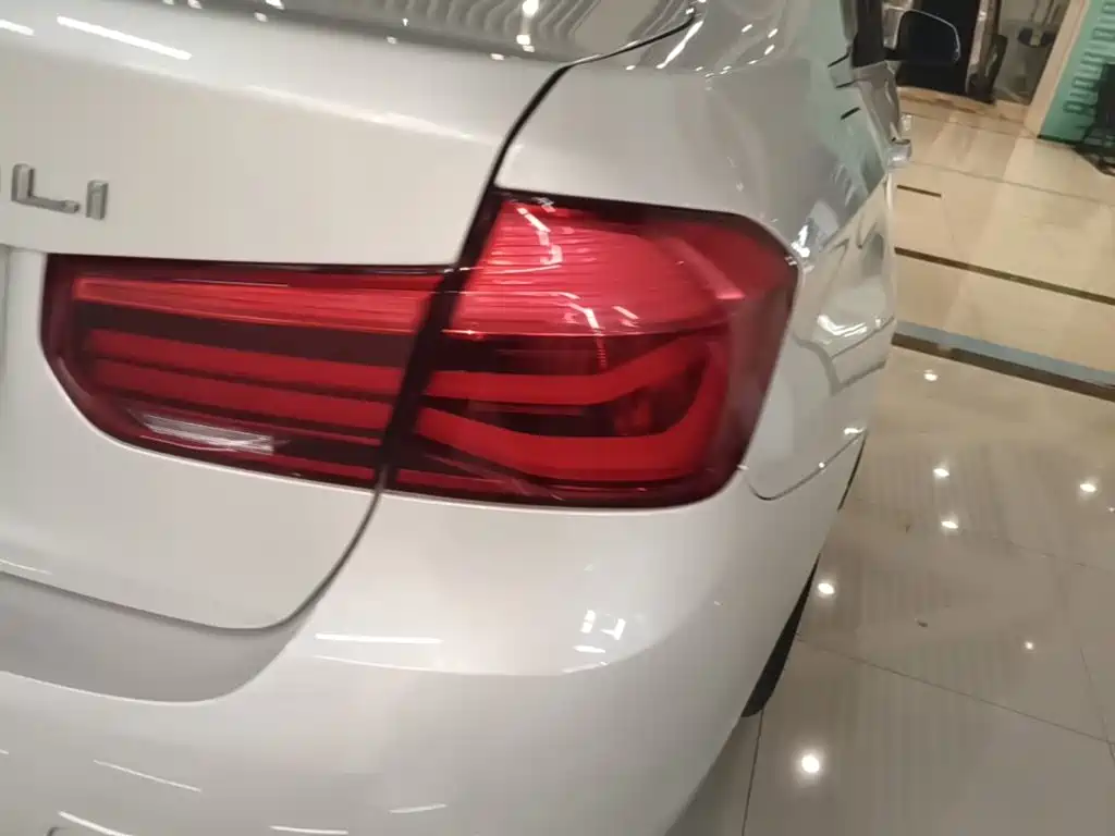 BMW 3 Series — миниатюра 8