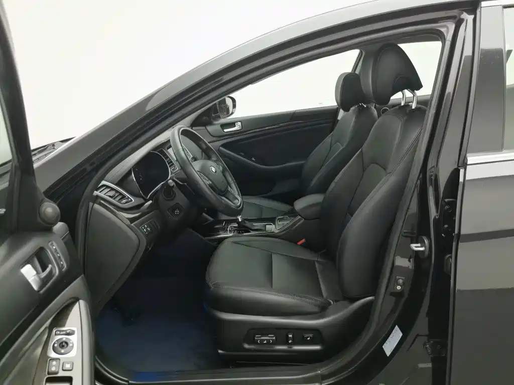 Kia Cadenza — миниатюра 10
