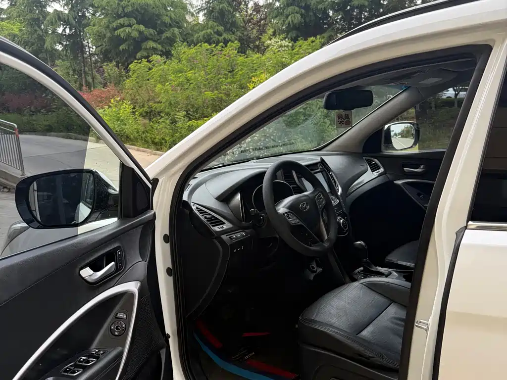 Hyundai Santa Fe 2013 2.0T AT
