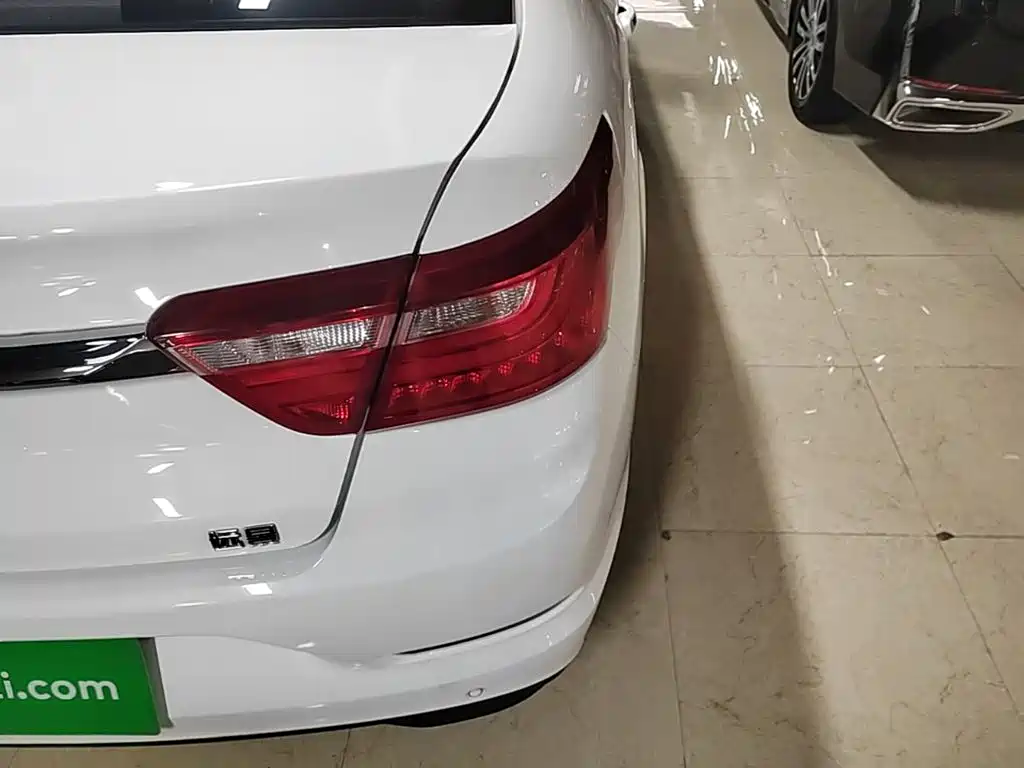 Geely Vision — миниатюра 8