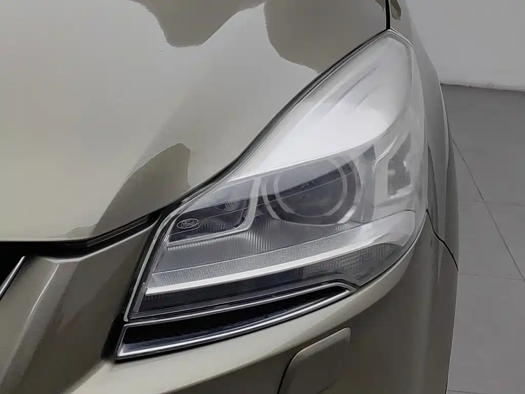 Ford Kuga — миниатюра 7