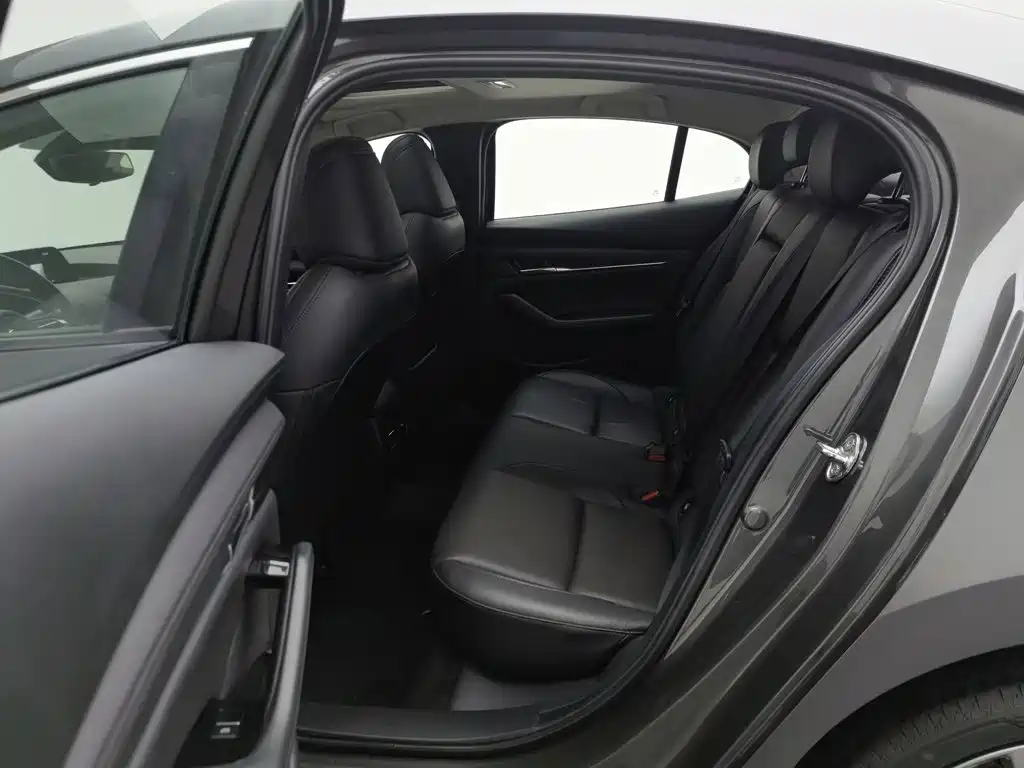 Mazda 3 Axela — миниатюра 15