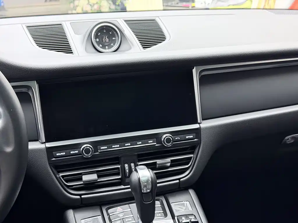 Porsche Macan — миниатюра 25