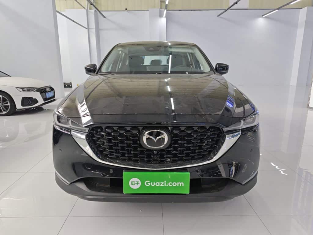 Mazda CX-5 2.0 л 2026 г. Чёрный, пробег 200 км