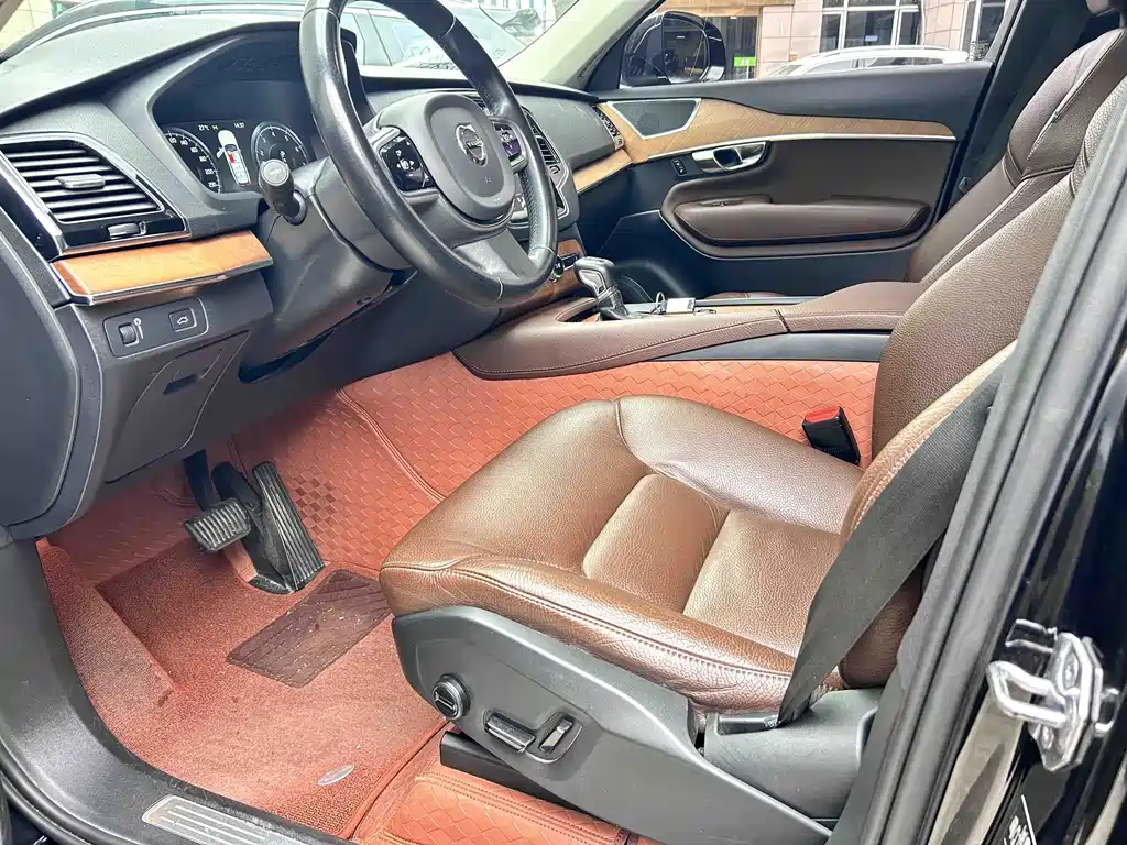 Volvo XC90 — миниатюра 15