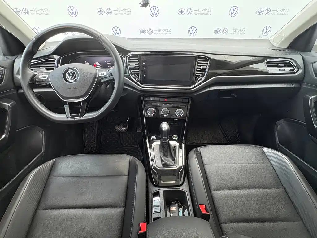 Volkswagen T-Roc - фото 5