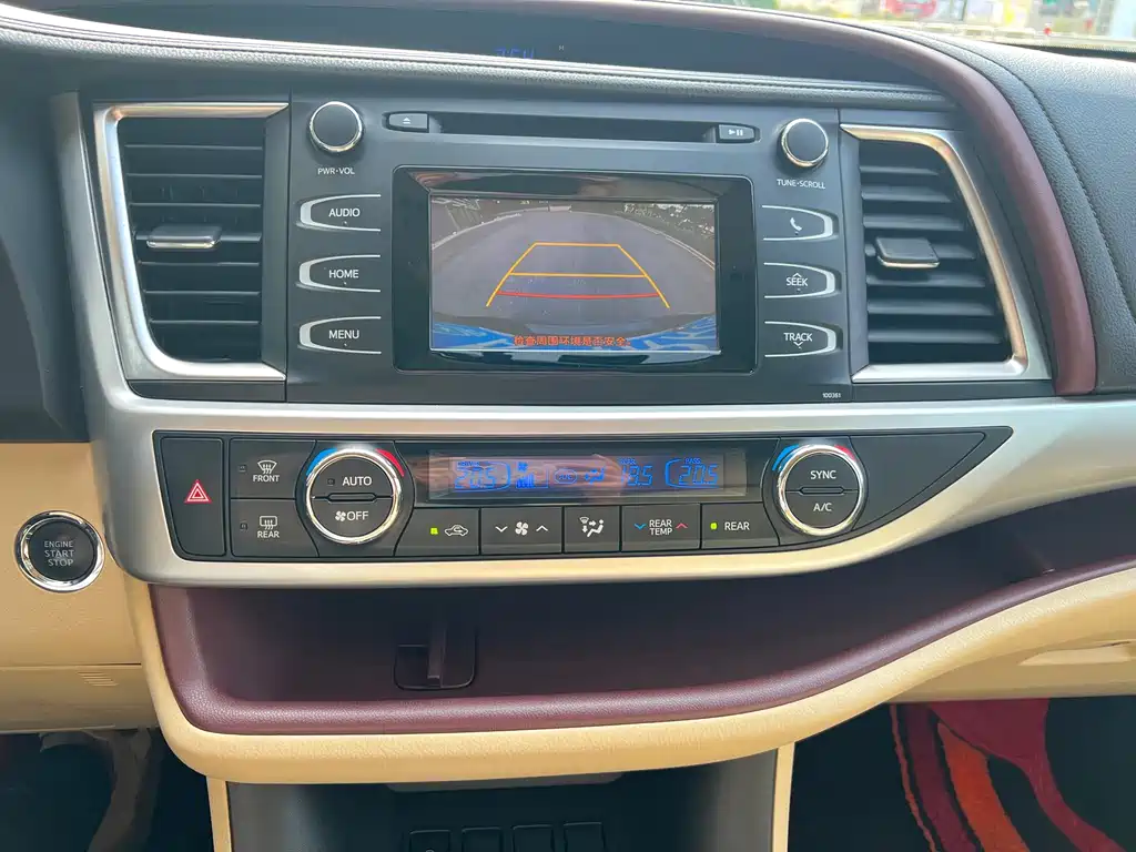 Toyota Highlander — миниатюра 32