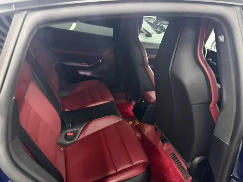 Porsche Taycan — миниатюра 6