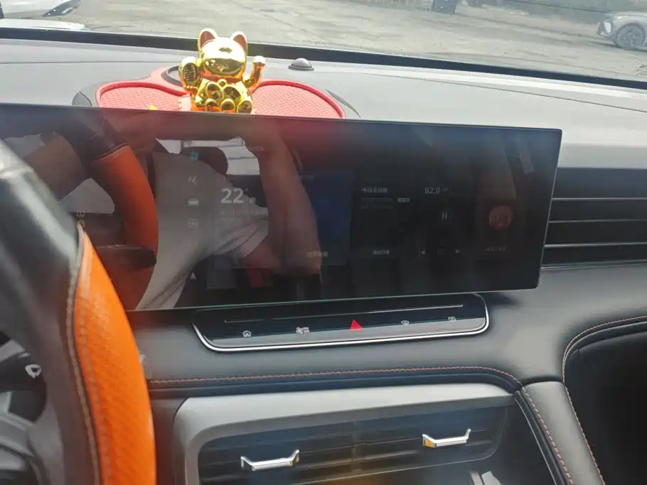 Roewe RX5 New Energy — миниатюра 13