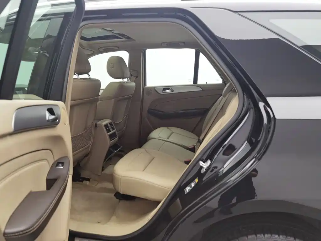 Mercedes-Benz M-Class — миниатюра 15
