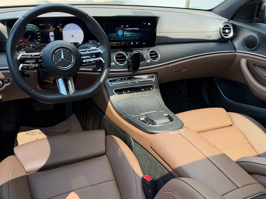 Mercedes-Benz E-Class — миниатюра 7