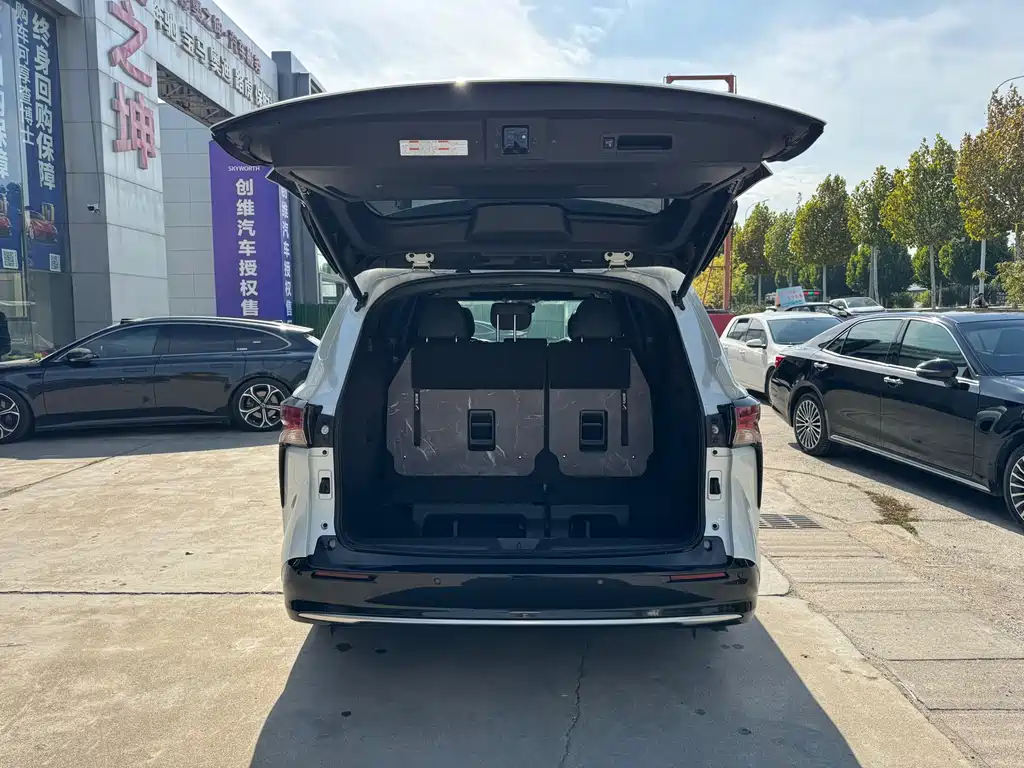 Toyota Sienna — миниатюра 12