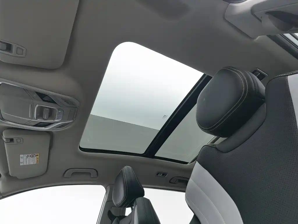Geely Binyue — миниатюра 14