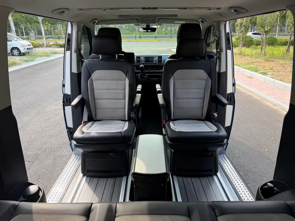 Volkswagen Multivan — миниатюра 18