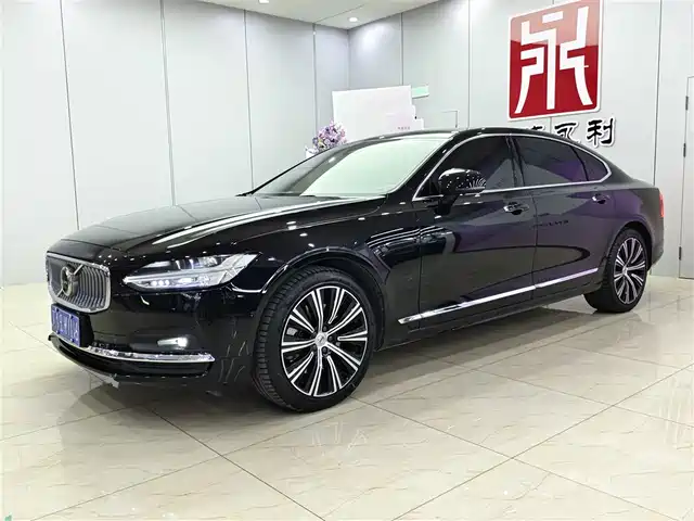 VOLVO S90 2022
