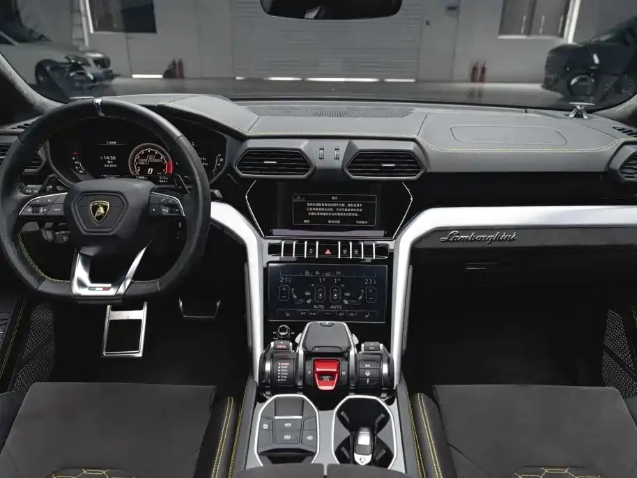 Lamborghini Urus — миниатюра 13