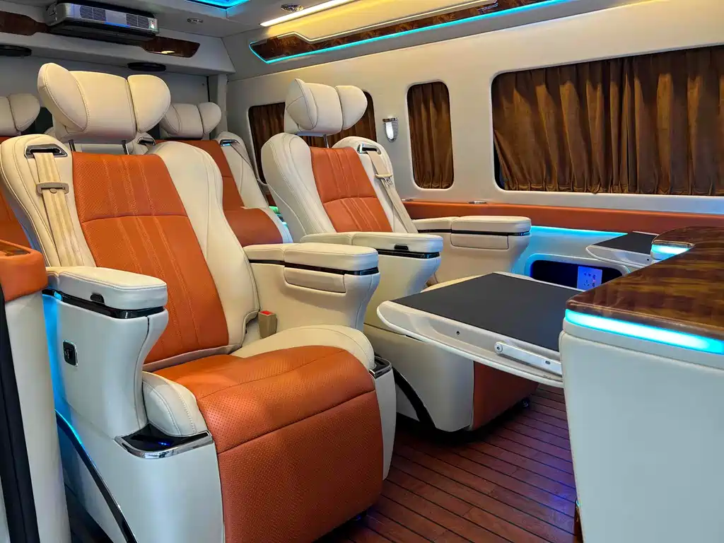 Toyota HiAce 2022 3.5L AT