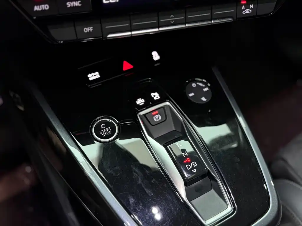 Audi Q4 e-tron — миниатюра 14