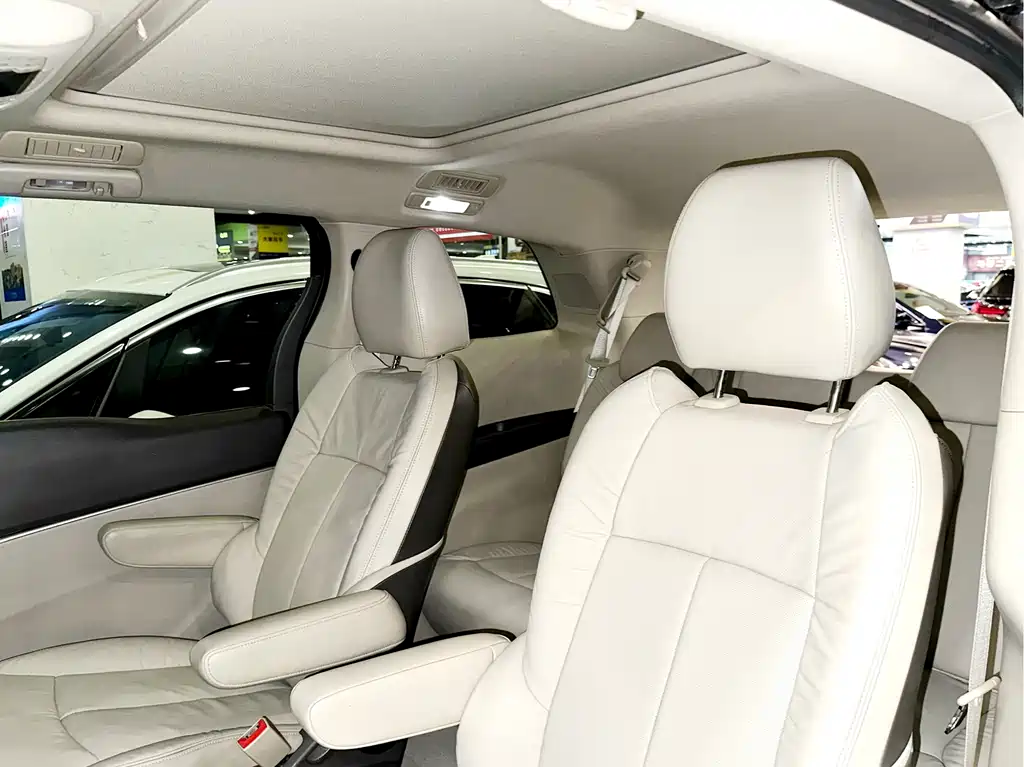 Buick GL8 2013 3.0L XT Luxury Flagship