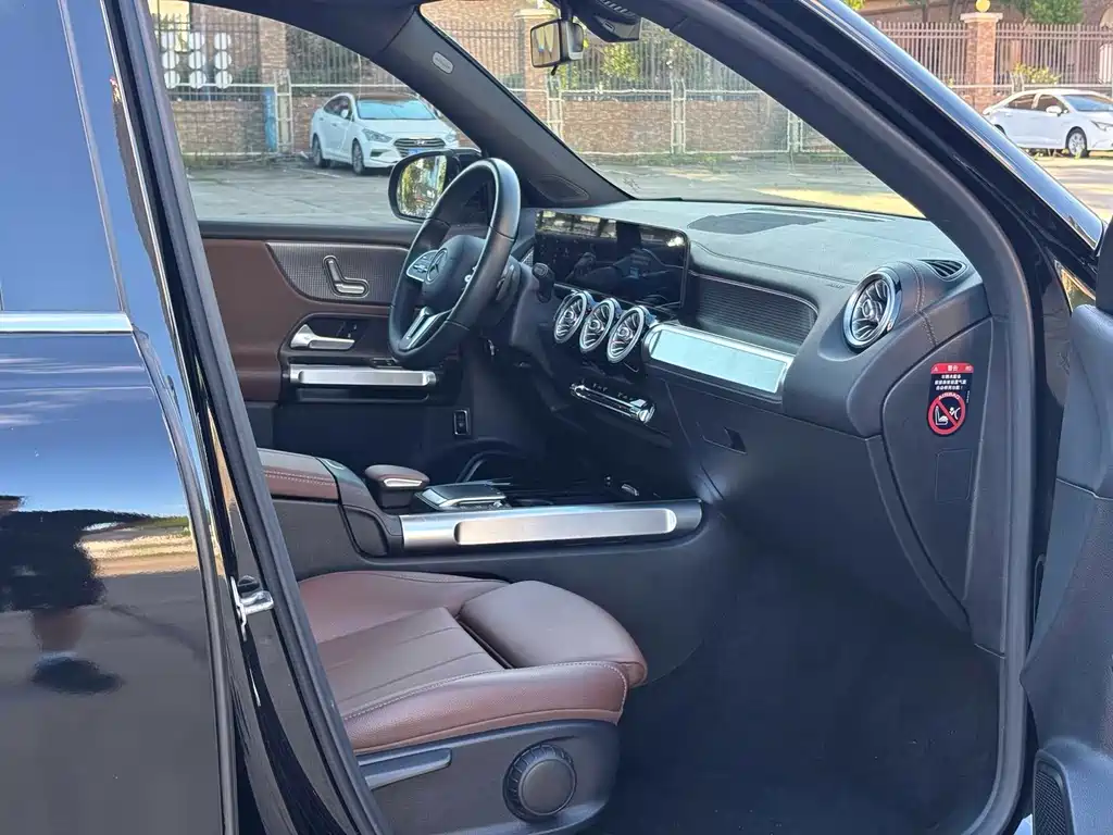 Mercedes-Benz GLB — миниатюра 7
