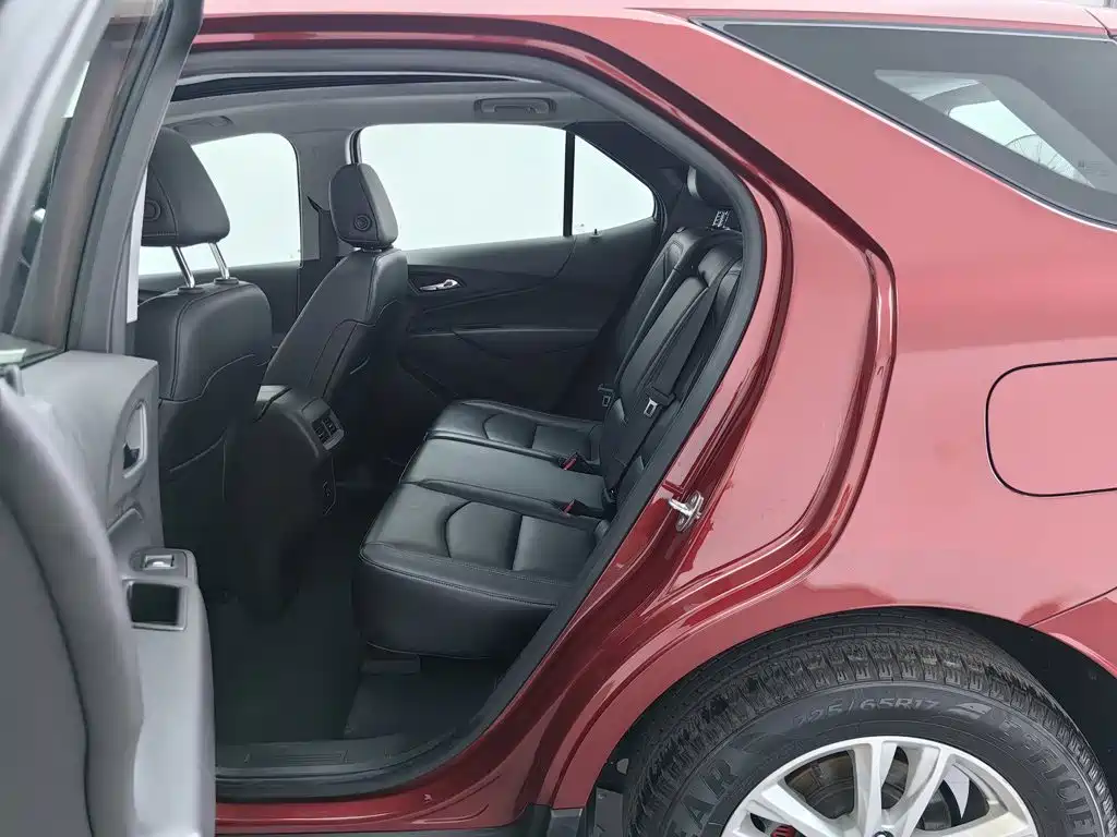 Chevrolet Equinox — миниатюра 15