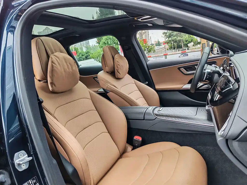 Mercedes-Benz E-Class — миниатюра 31