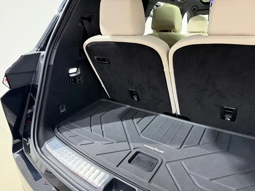 Li Auto Li L9 — миниатюра 17