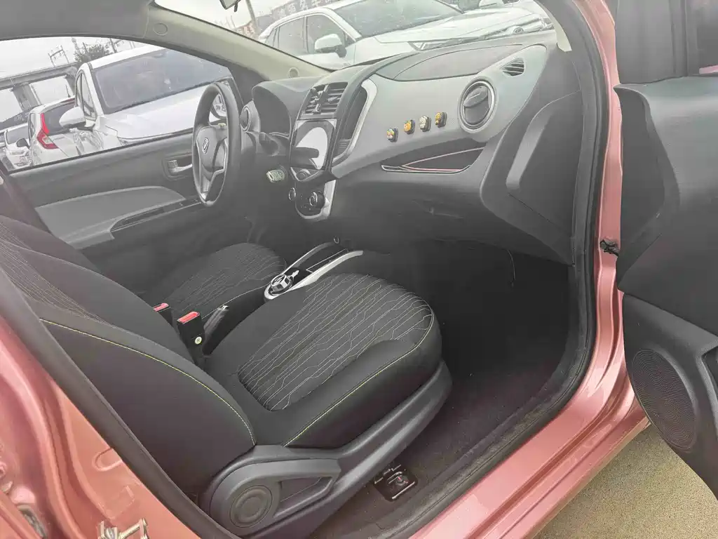 Changan Benben E-Star — миниатюра 9
