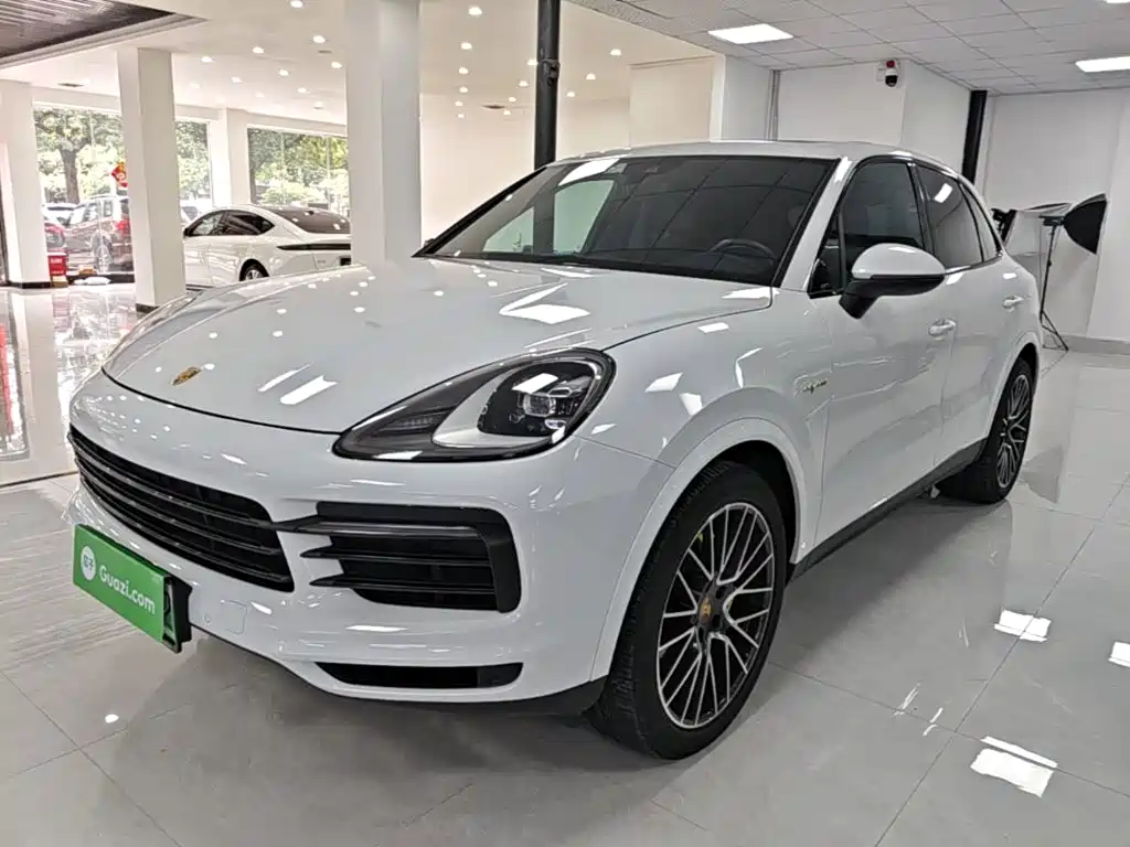 Porsche Cayenne Hybrid 2020