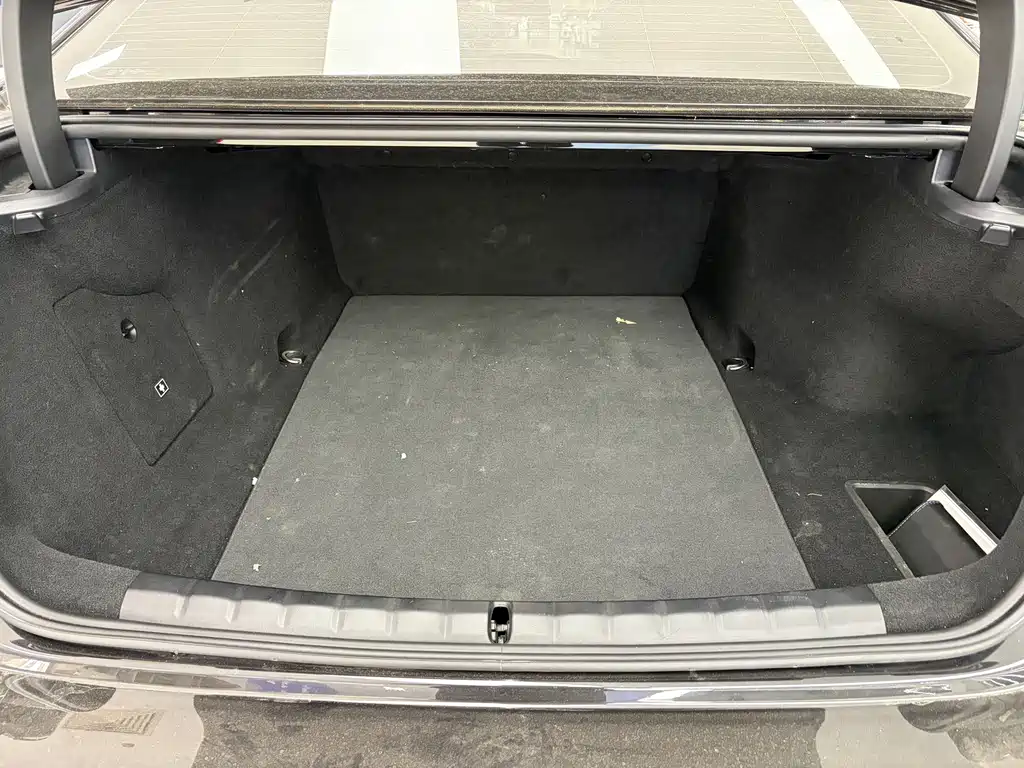 BMW i7 — миниатюра 23