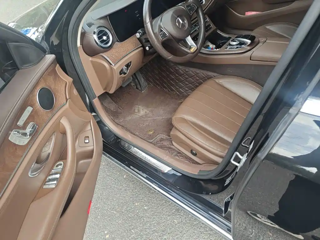 Mercedes-Benz E-Class — миниатюра 14