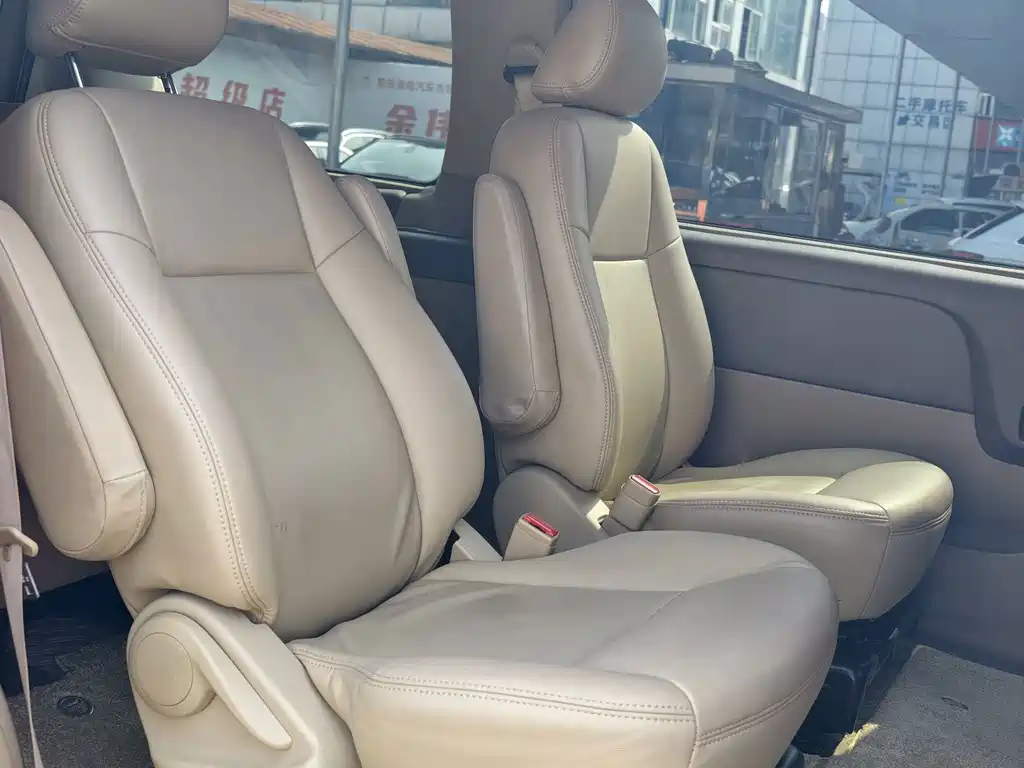 Buick GL8 — миниатюра 9