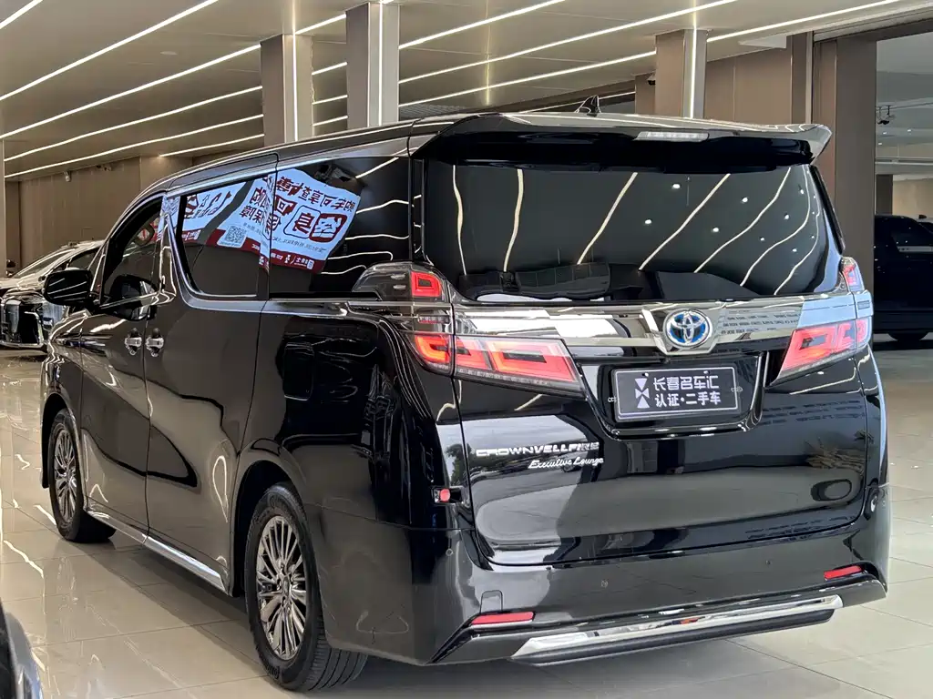 Toyota Vellfire — миниатюра 4